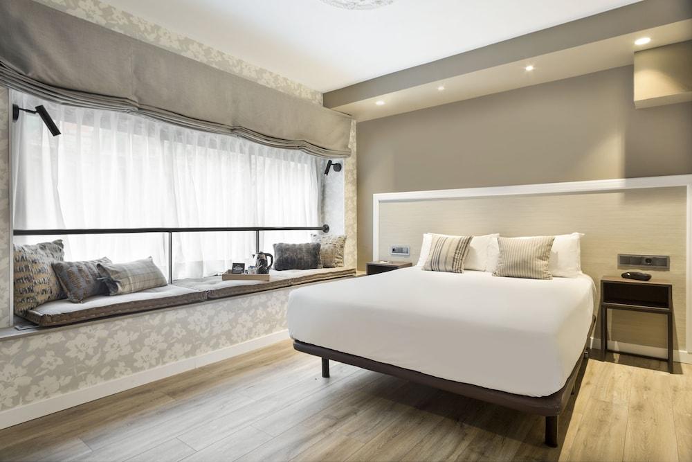 هوتل أكتا سبلينديد