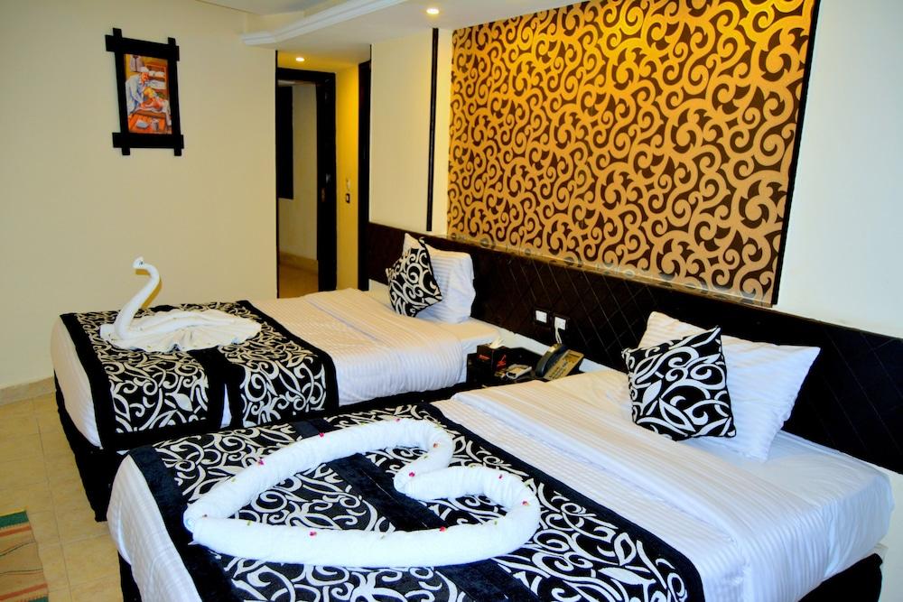 فندق وكافيه بانوراما رمسيس