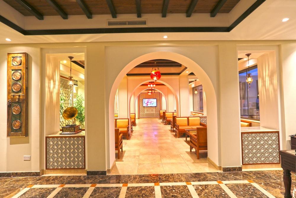 ديلمون إنترناشونال هوتل