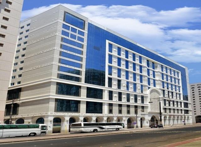 نزل فندق رويال إن