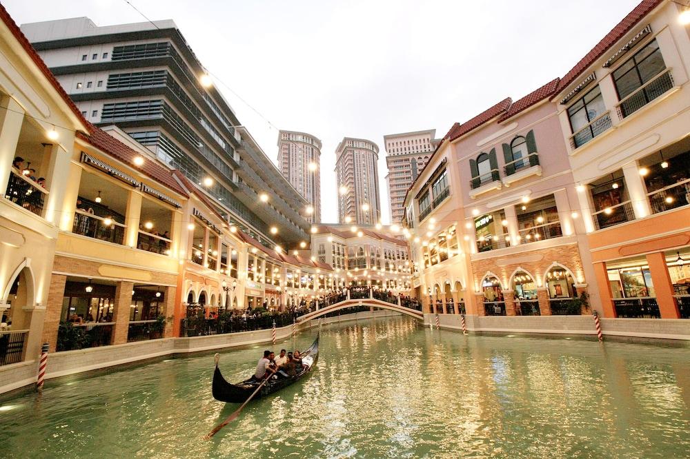 ماكس ستايز ماكس بافيليون في ذا فينيس ريزيدينسيز