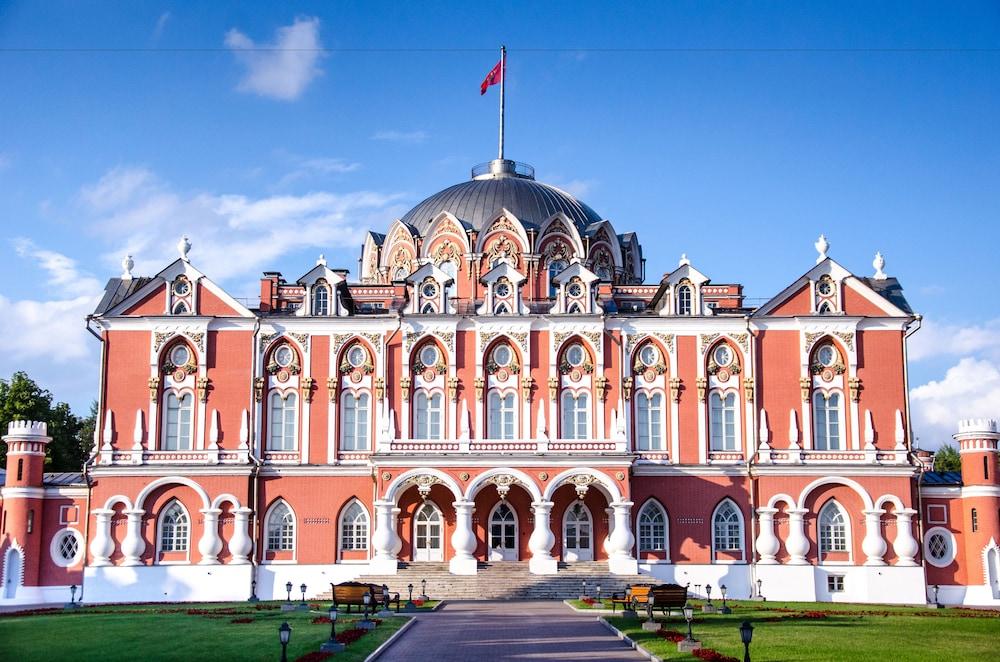 بيتروف بالاس بوتيك هوتل