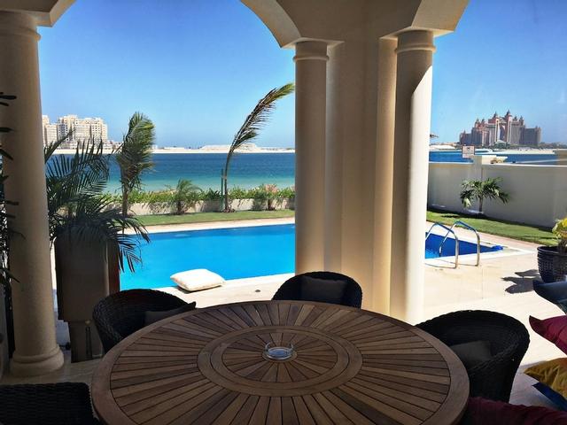 فيلا آي آم سيجنيتشر في نخلة جميرا