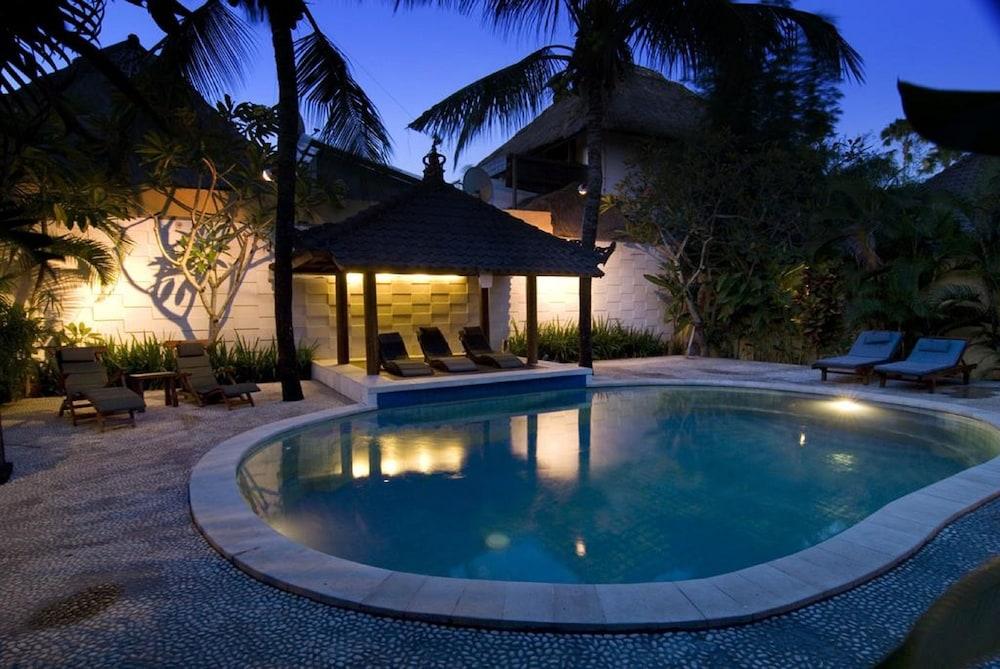 كومبول كومبول فيلا دبل سيكس