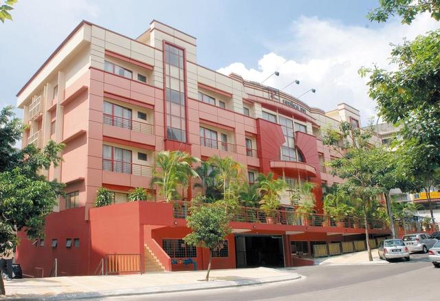 ريبليكا إن بوكت بينتانج