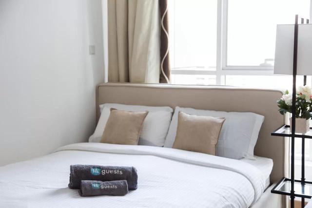 هاي جيستس فاكيشن هومز - سلافة تاور