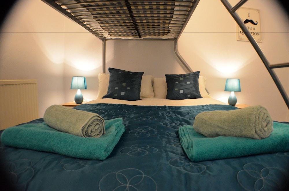 بيرش فيلدز جيست هاوس